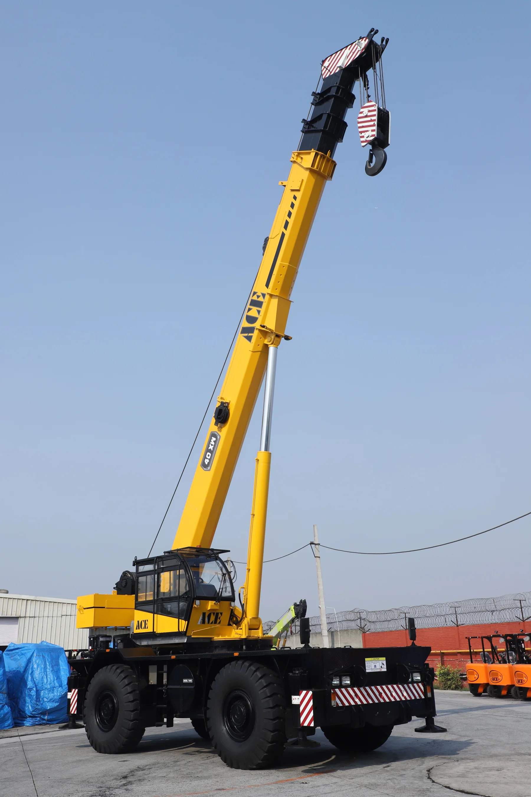 90-Ton Hydraulic Truck Crane